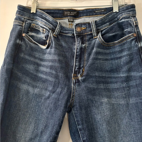 Judy Blue Mid Rise Handsand Classic
Skinny Jeans Women’s Size 11/30 - Picture 2 of 7
